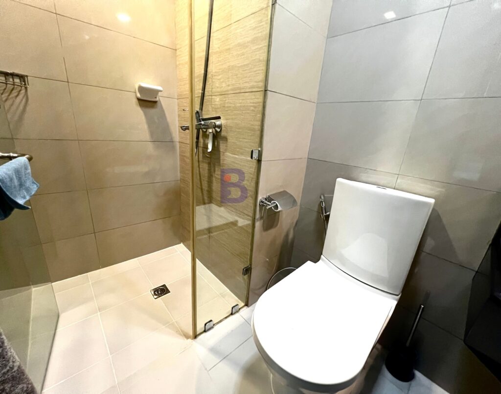 For Sale 3 Bedrooms Eight Forbes Town Condo Golf course view in Bonifacio Global City (4)