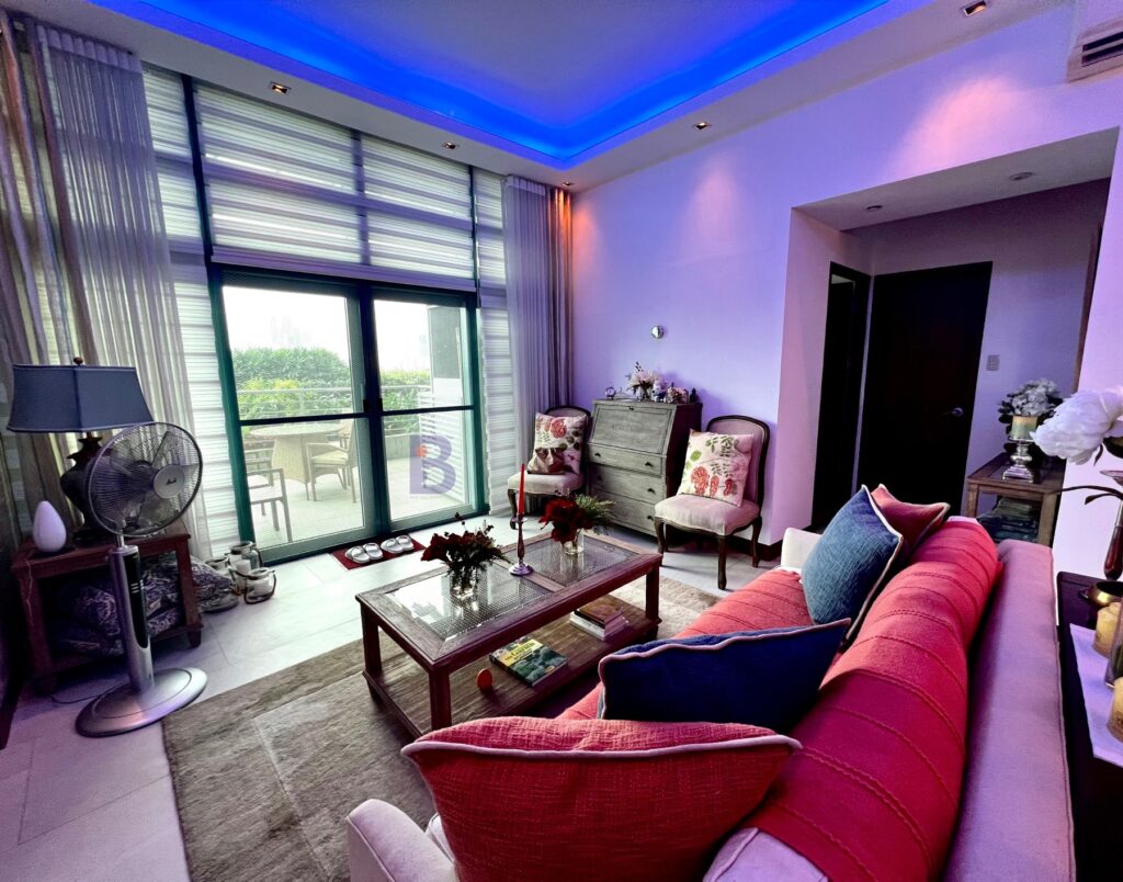 For Sale 3 Bedrooms Eight Forbes Town Condo Golf course view in Bonifacio Global City (6)