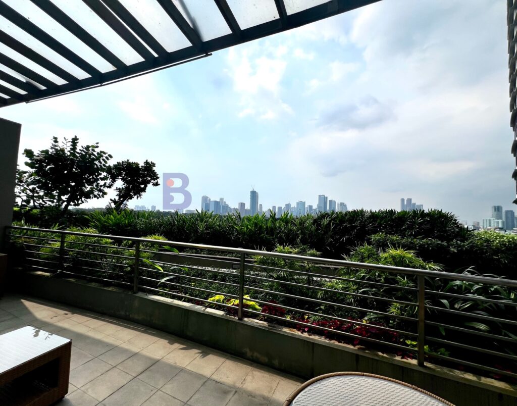 For Sale 3 Bedrooms Eight Forbes Town Condo Golf course view in Bonifacio Global City (7)