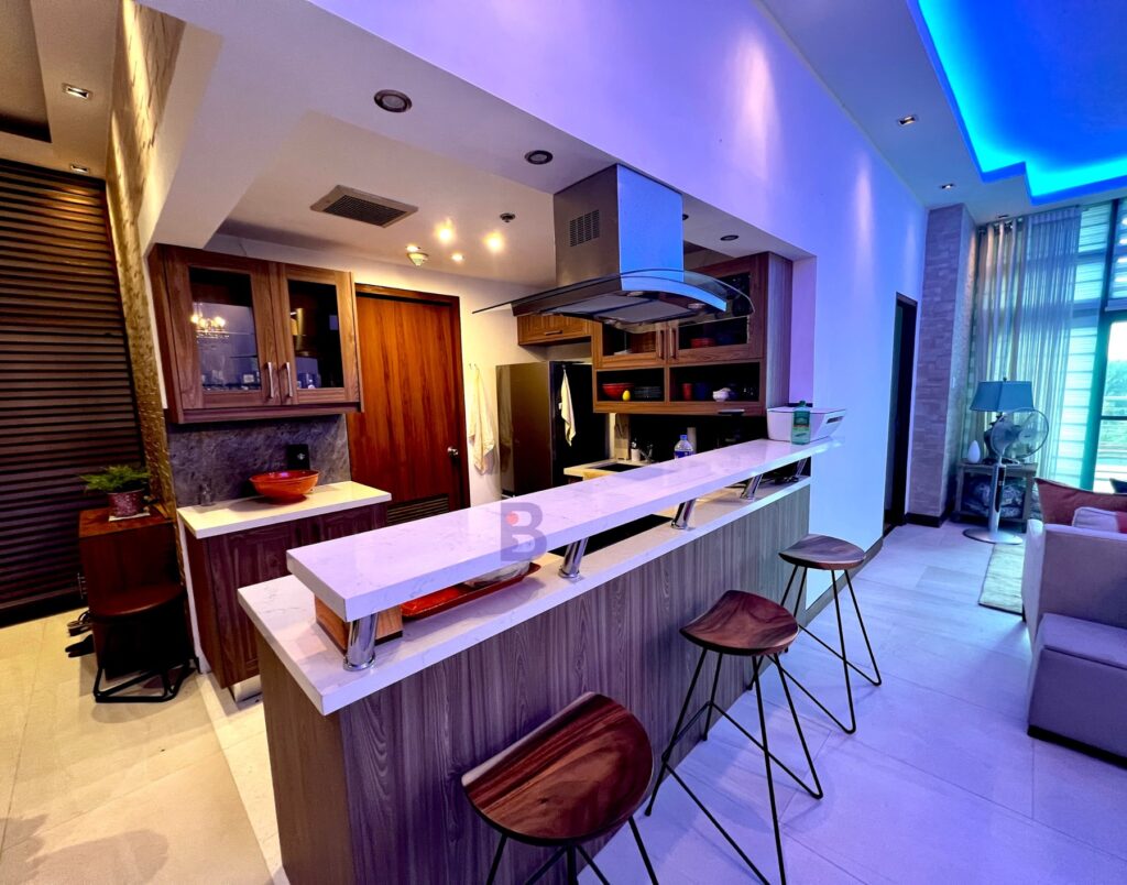 For Sale 3 Bedrooms Eight Forbes Town Condo Golf course view in Bonifacio Global City (8)