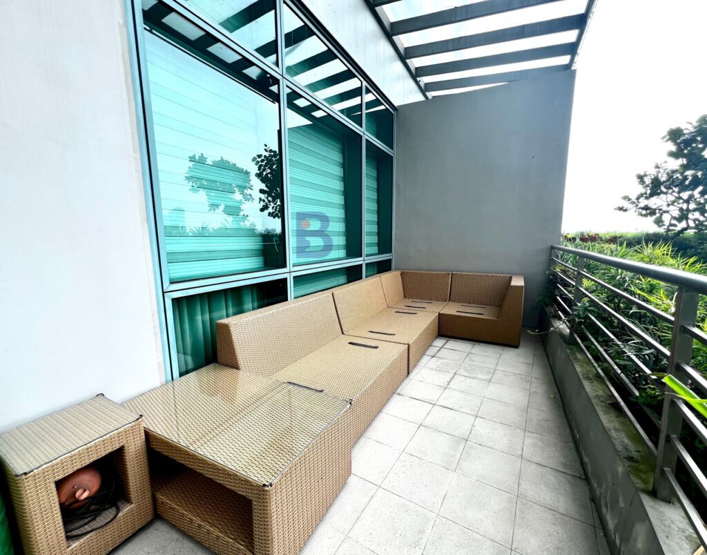 For Sale 3 Bedrooms Eight Forbes Town Condo Golf course view in Bonifacio Global City (9)