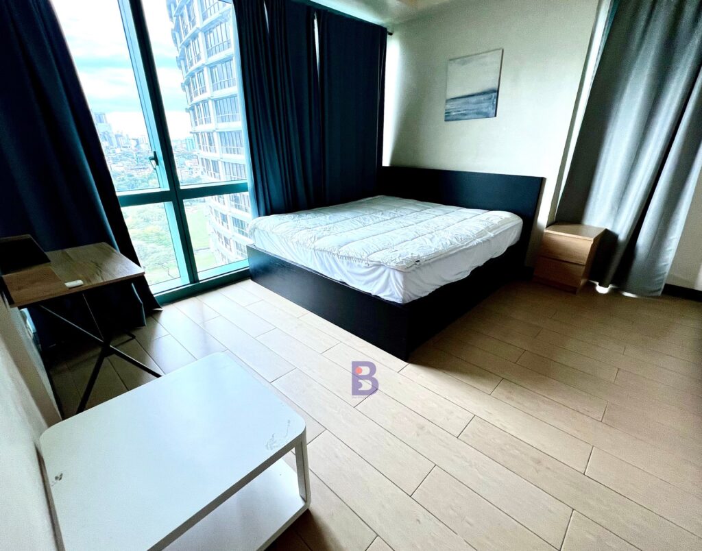For Rent 2 Bedrooms at 8 Forbes Town Road in Bonifacio Global City (1)