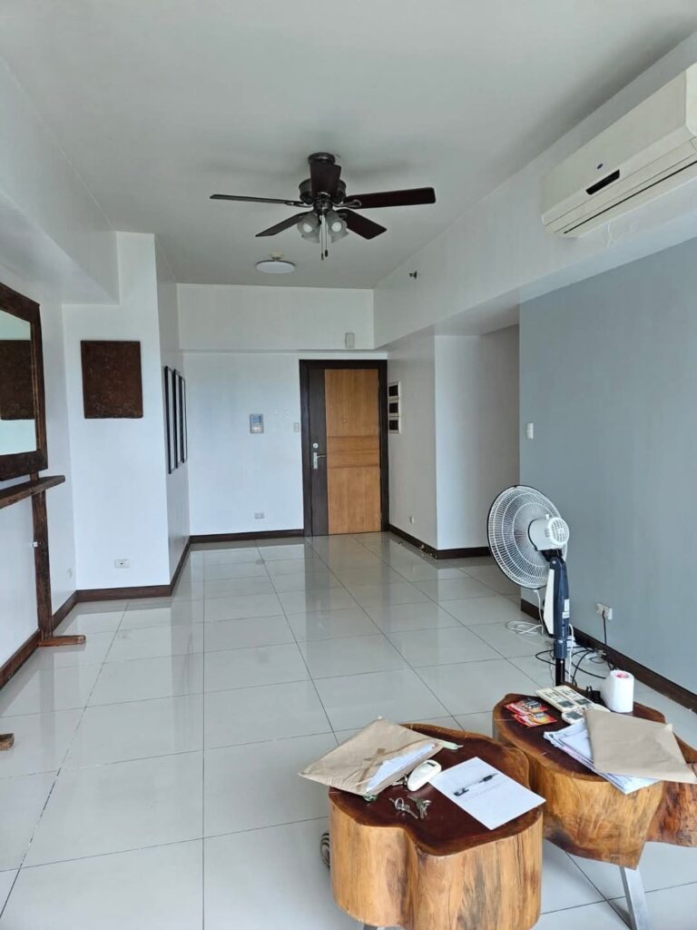 For Rent 2BR of 8 Forbes Town Road Condo in Bonifacio Global City (8)