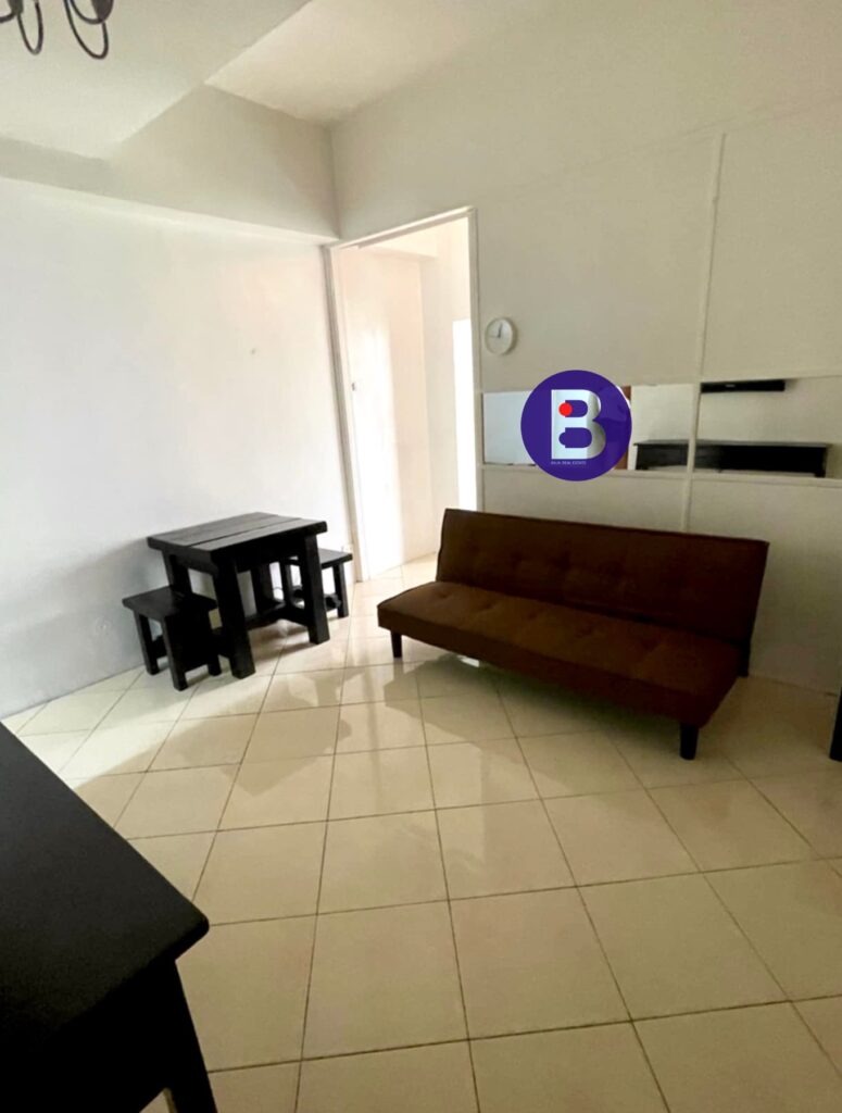 For Sale 1 Bedroom at Parkview Suites Tower 1 in Valero St. Makati City (3)