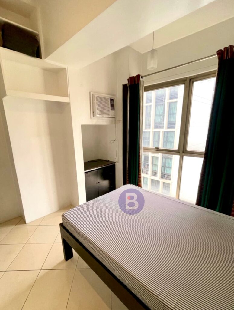 For Sale 1 Bedroom at Parkview Suites Tower 1 in Valero St. Makati City (5)