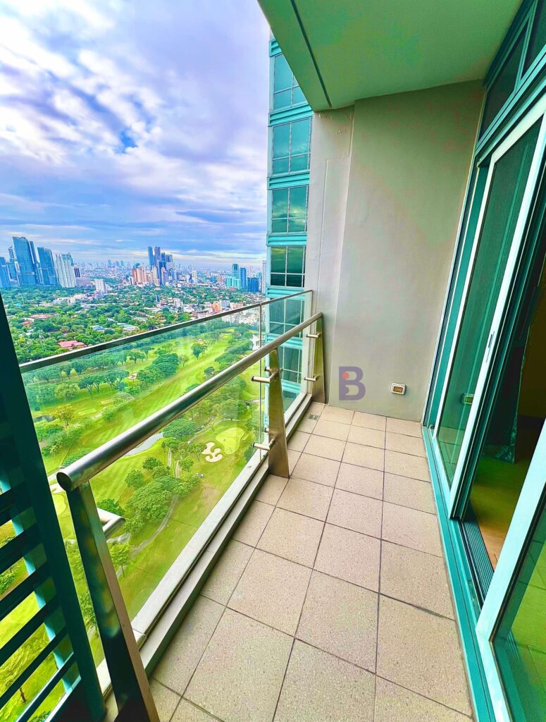 For Sale 3 bedrooms at 8 Forbes Town Road with golf course view and balcony (1)