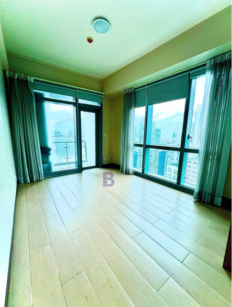 For Sale 3 bedrooms at 8 Forbes Town Road with golf course view and balcony (3)