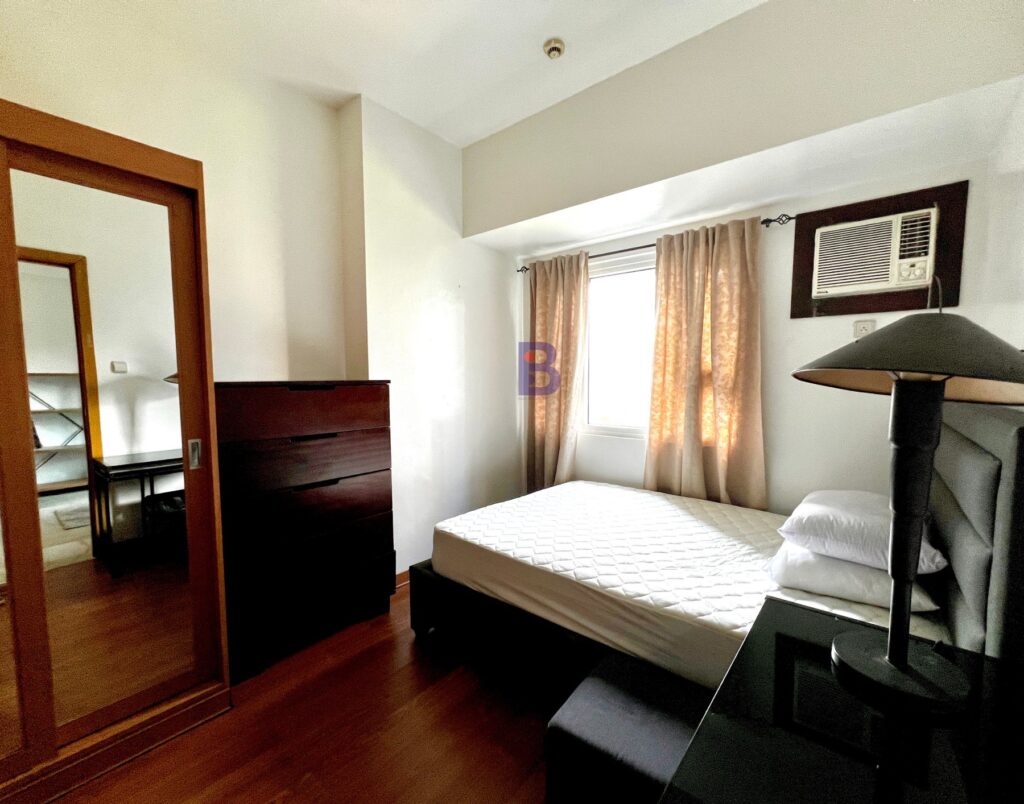 For Sale 1Bedroom with Balcon at Trion Towers in Bonifacio Global City (2)