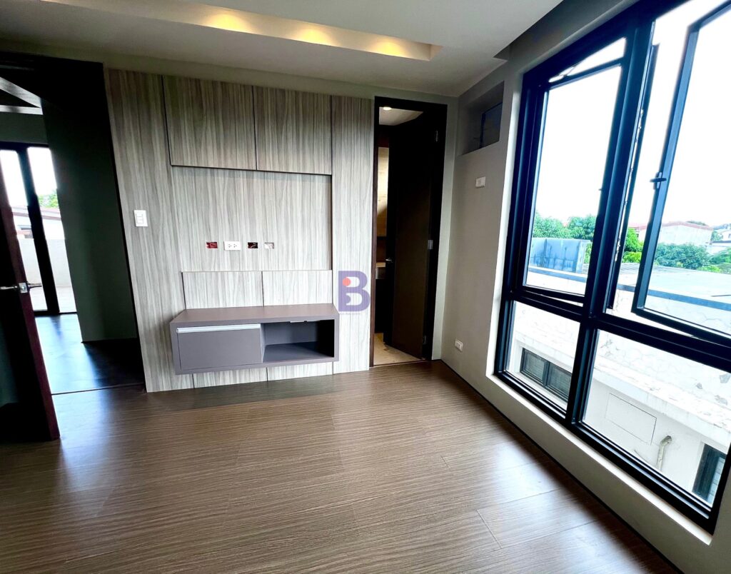 For Sale 5 Bedroom House and Lot in Greenwoods Executive Village in Pasig City (1)