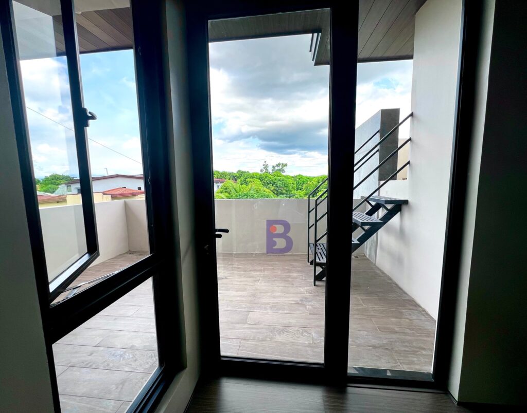 For Sale 5 Bedroom House and Lot in Greenwoods Executive Village in Pasig City (12)