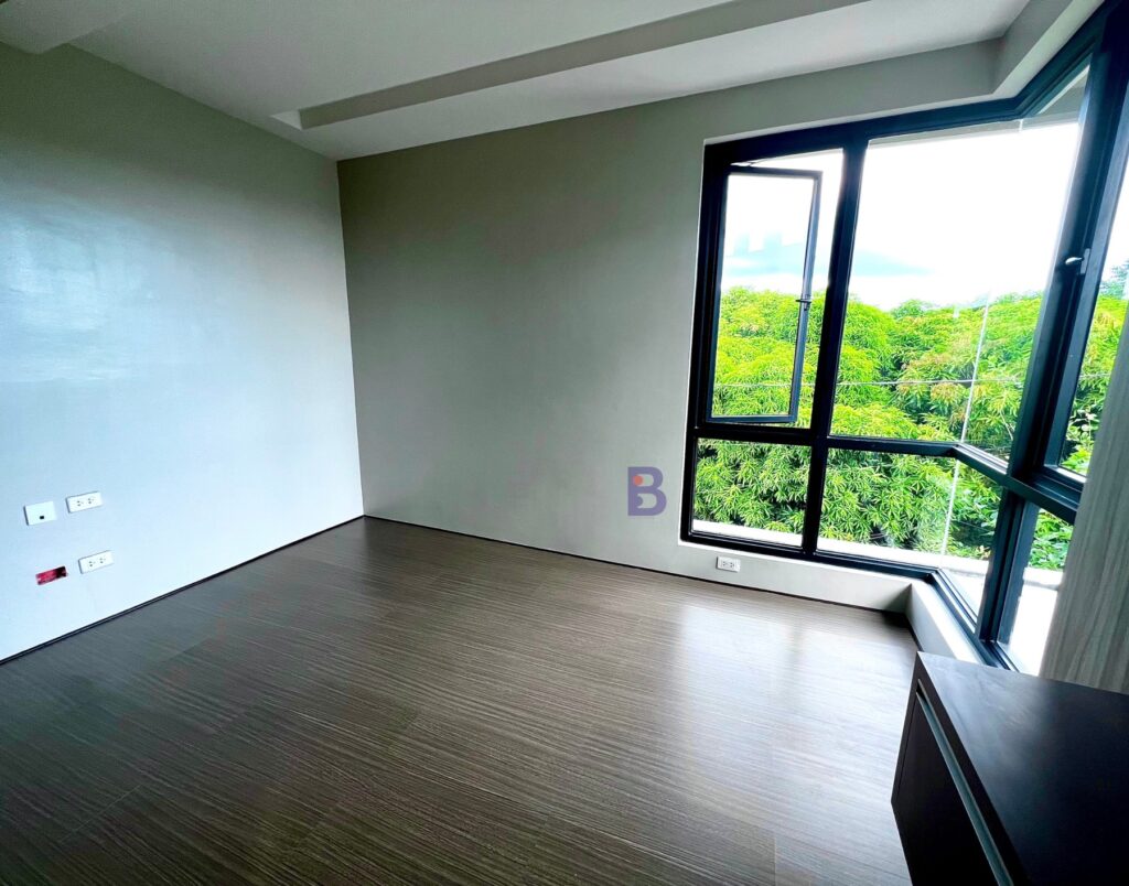 For Sale 5 Bedroom House and Lot in Greenwoods Executive Village in Pasig City (19)