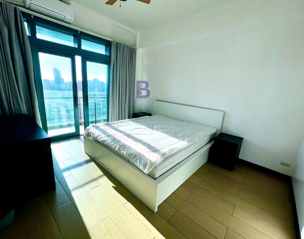 For Sale or For Rent 3 BR at 8 Forbes Town Road in Bonifacio Global City (1)