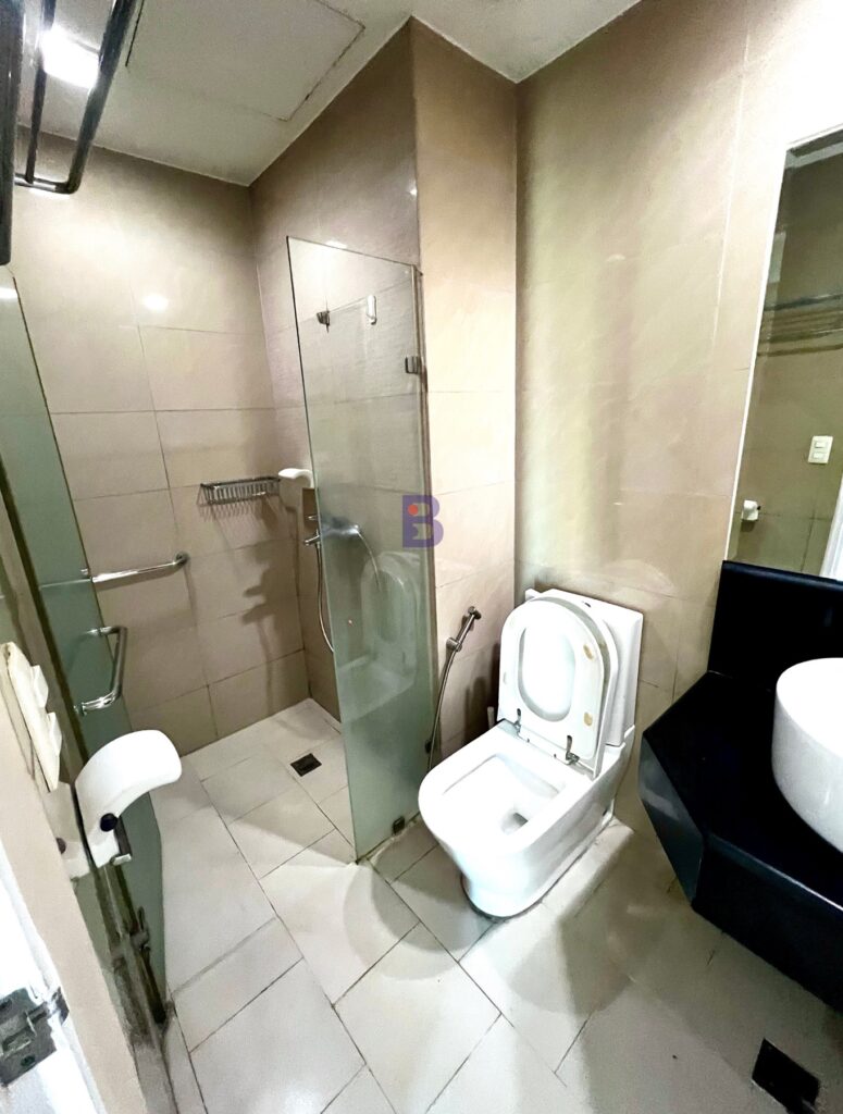 For Sale or For Rent 3 BR at 8 Forbes Town Road in Bonifacio Global City (15)