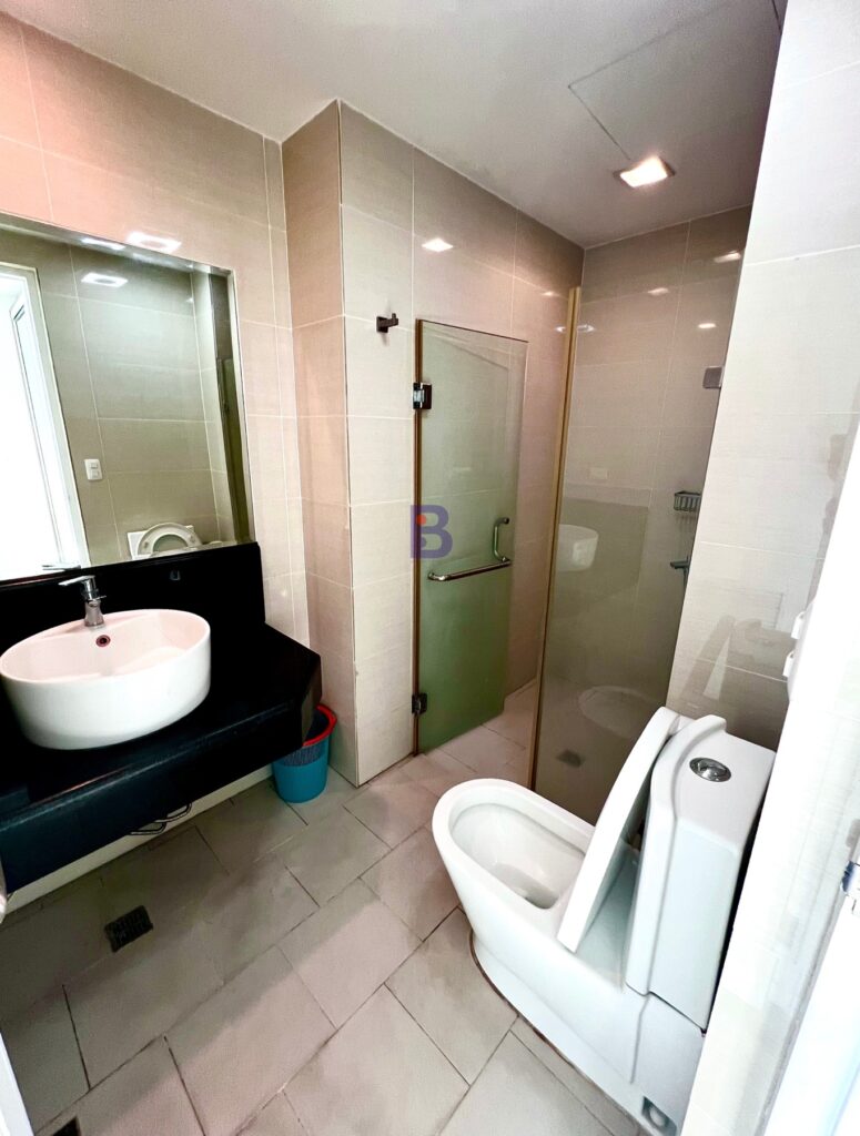 For Sale or For Rent 3 BR at 8 Forbes Town Road in Bonifacio Global City (17)