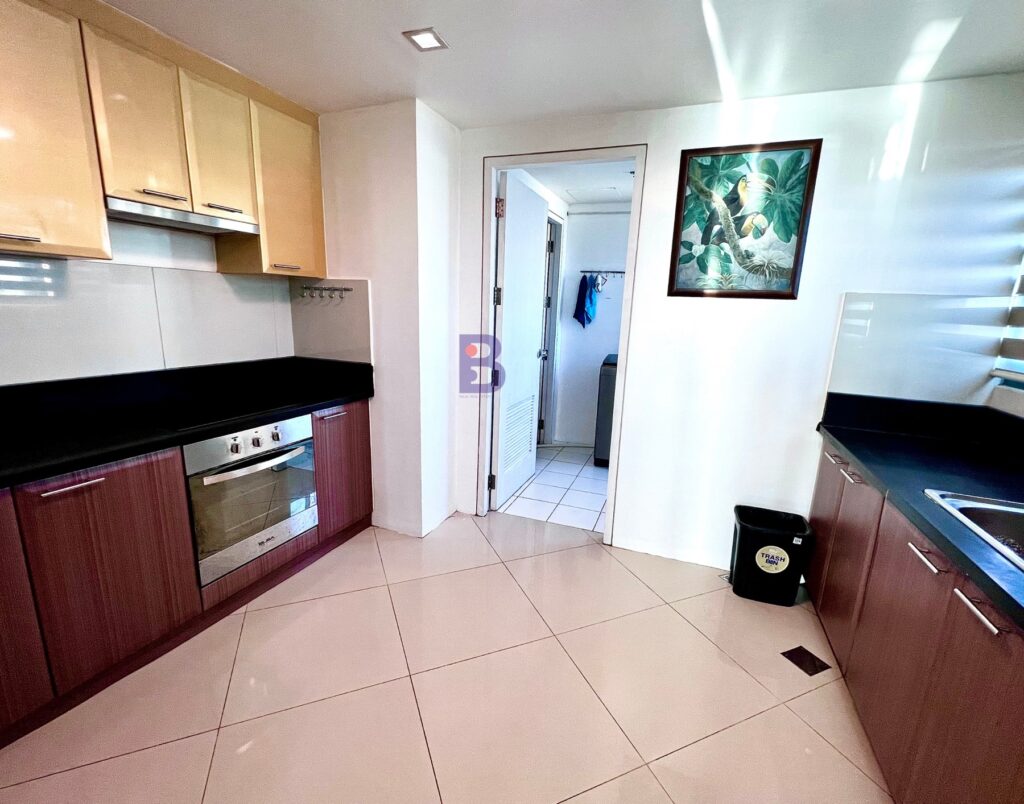 For Sale or For Rent 3 BR at 8 Forbes Town Road in Bonifacio Global City (6)