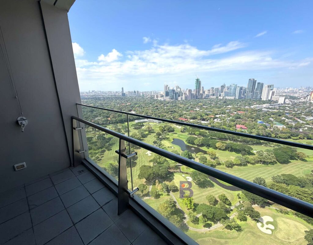 For Rent 3BR Golf Course View with Balcony at Eight Forbes Town Road Residences in Bonifacio Global City (11)