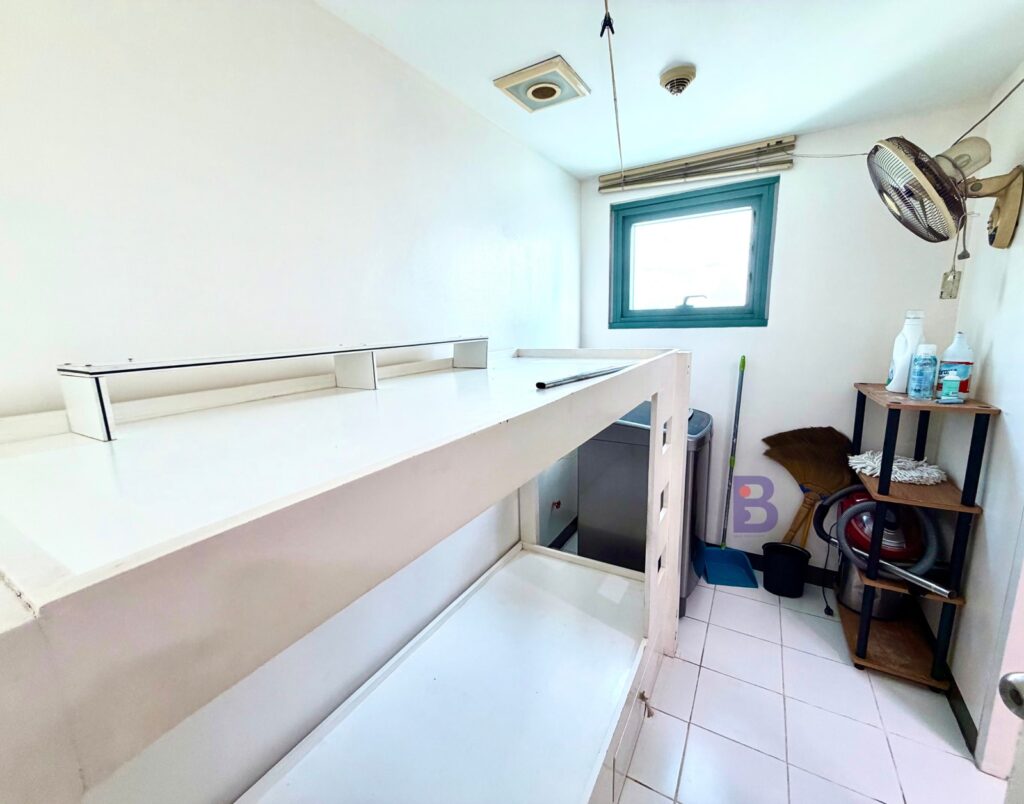 For Rent 3BR Golf Course View with Balcony at Eight Forbes Town Road Residences in Bonifacio Global City (7)