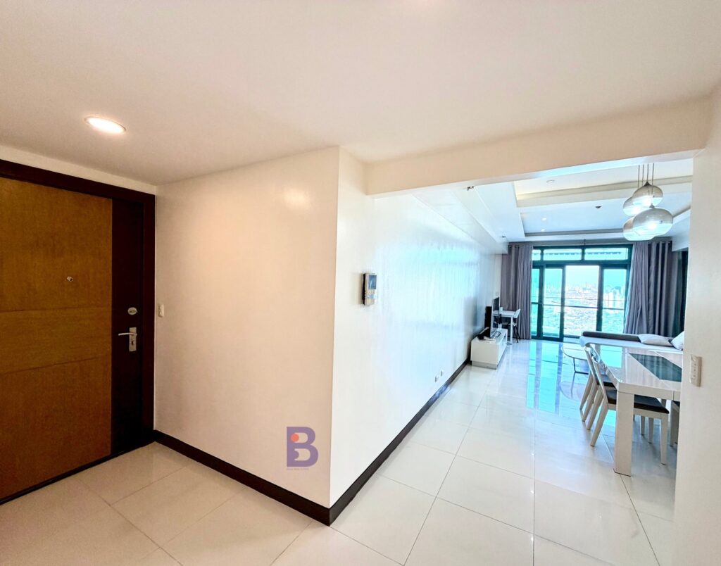 For Rent 3BR Golf Course View with Balcony at Eight Forbes Town Road Residences in Bonifacio Global City (8)