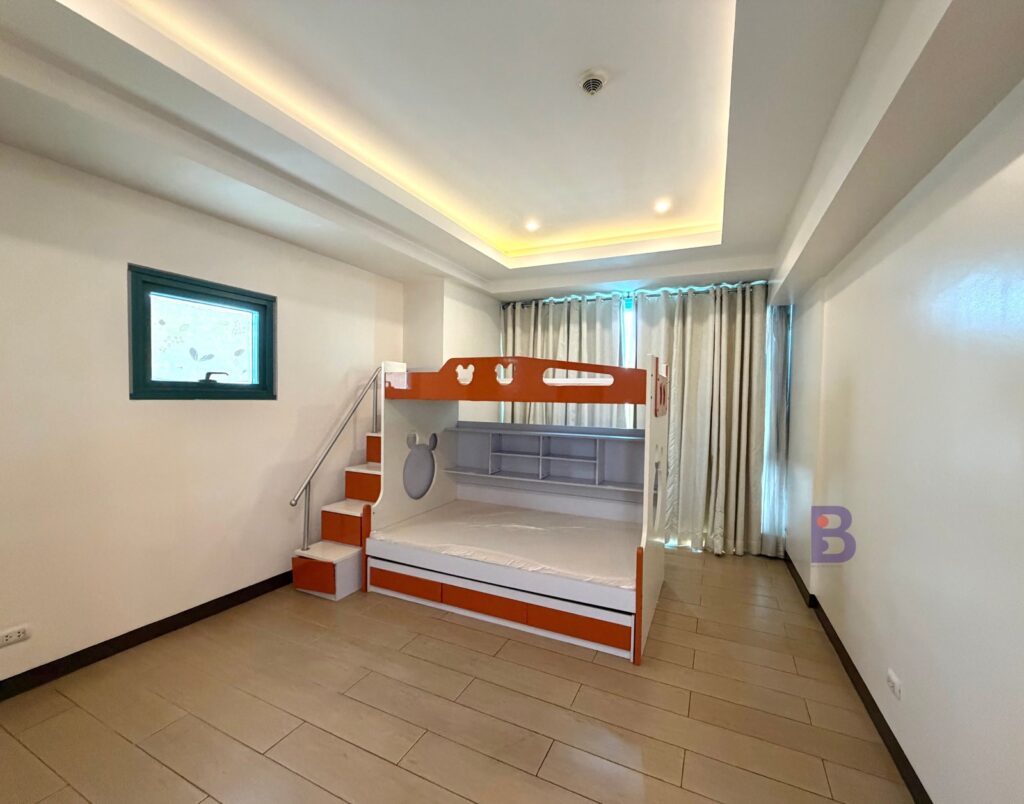 For Rent 3BR Golf Course View with Balcony at Eight Forbes Town Road Residences in Bonifacio Global City (9)